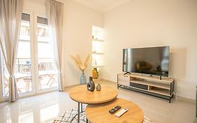 Modern And Luxury Apartment